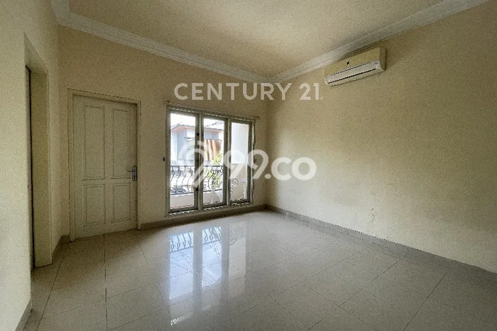 Disewakan Rumah Murah di Pondok Indah Jakarta Selatan dengan 3 KT Disewakan Rumah Murah di Pondok Indah Jakarta Selatan dengan 3 KT
