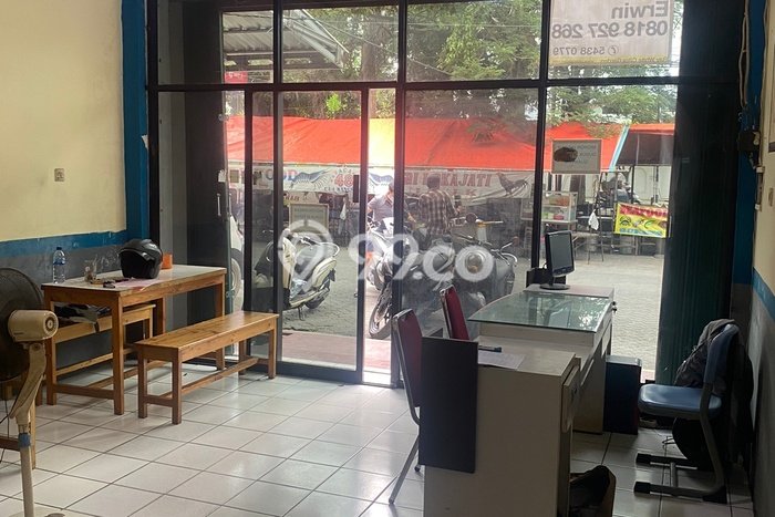 Ruko Dijual di Jakarta Barat LT 79m2 & LB 230m2 Lokasi Terbaik! Ruko Dijual di Jakarta Barat LT 79m2 & LB 230m2 Lokasi Terbaik!