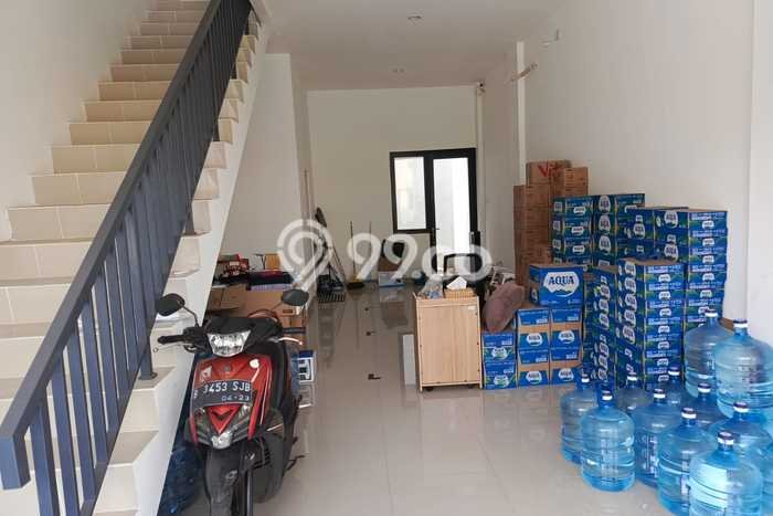 LOKASI STRATEGIS! Ruko For Rent Kawasan , Luas 98m2m², Kawasan Ramai LOKASI STRATEGIS! Ruko For Rent Kawasan , Luas 98m2m², Kawasan Ramai
