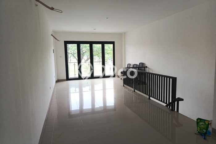 LOKASI STRATEGIS! Ruko For Rent Kawasan , Luas 98m2m², Kawasan Ramai LOKASI STRATEGIS! Ruko For Rent Kawasan , Luas 98m2m², Kawasan Ramai