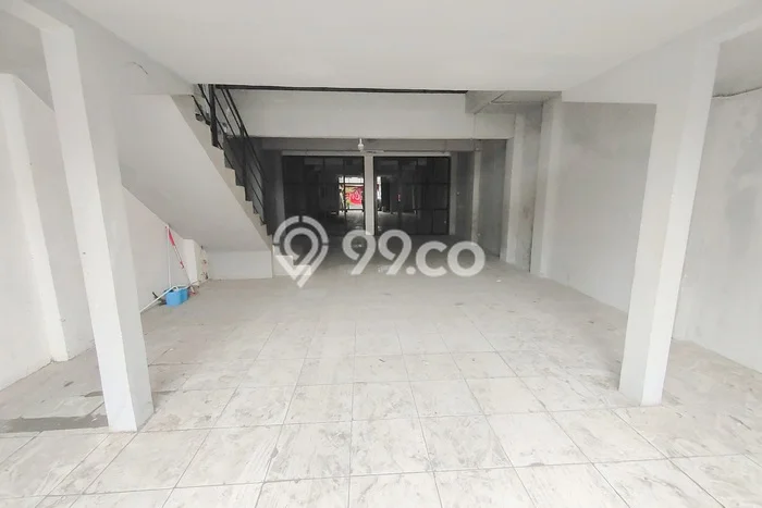 Unit Ruko Disewakan di Sudirman di Area Ramai & Strategis Unit Ruko Disewakan di Sudirman di Area Ramai & Strategis