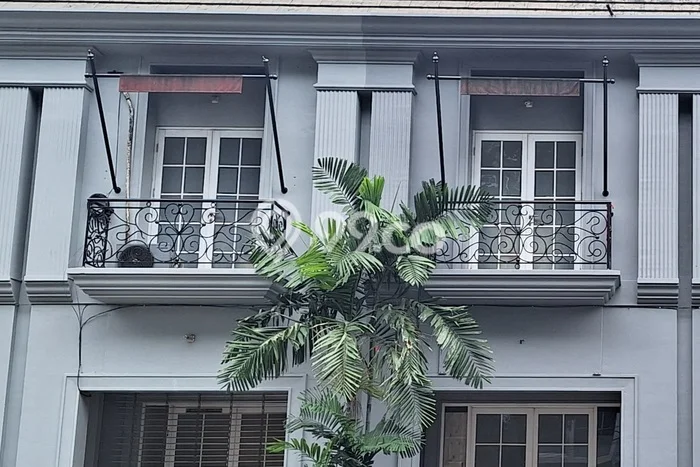 Ruko Disewa di Jakarta Barat dengan LB 120m2 Area Komersial Ramai Ruko Disewa di Jakarta Barat dengan LB 120m2 Area Komersial Ramai