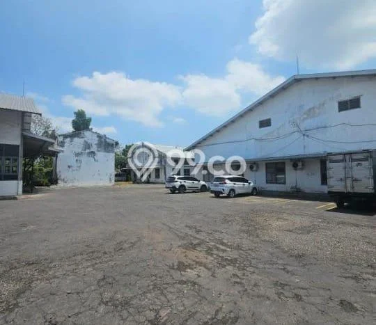 Area Ramai! Gudang Dijual di Balung untuk Bisnis Luas Bangunan 9000m2 Area Ramai! Gudang Dijual di Balung untuk Bisnis Luas Bangunan 9000m2