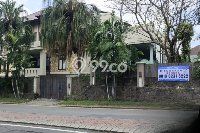 Hunian Kondisi Baik Disewakan di Surabaya Kota, Surabaya LT 930m2, LB 1106m2 Hunian Kondisi Baik Disewakan di Surabaya Kota, Surabaya LT 930m2, LB 1106m2