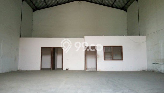 Gudang Disewa di Surabaya dengan LB 300m2 Area Komersial Ramai Gudang Disewa di Surabaya dengan LB 300m2 Area Komersial Ramai