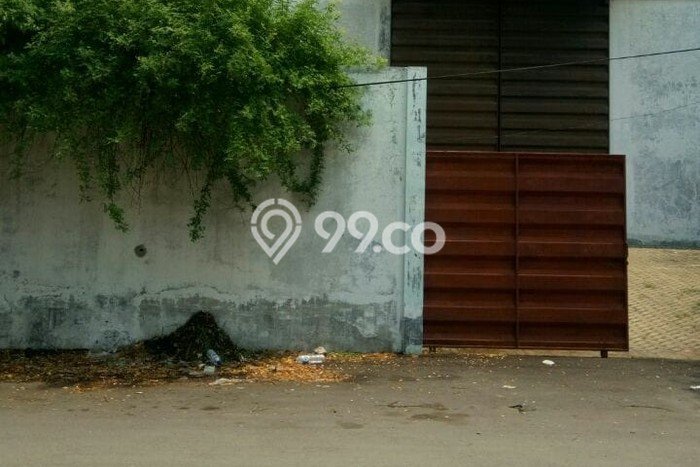 Gudang Disewa di Surabaya dengan LB 300m2 Area Komersial Ramai Gudang Disewa di Surabaya dengan LB 300m2 Area Komersial Ramai