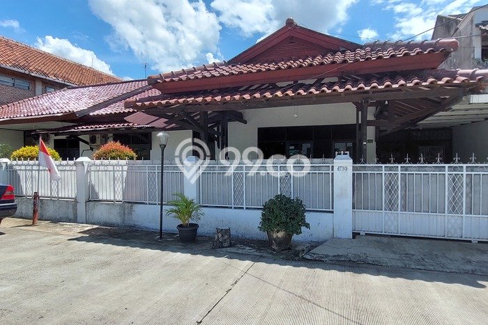Rumah Luas Asri 5 KT Siap Pakai di Jati Rahayu Bekasi Rumah Luas Asri 5 KT Siap Pakai di Jati Rahayu Bekasi