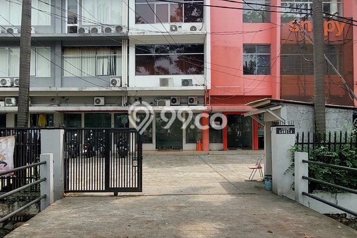 Unit Ruko Dijual di Jakarta Selatan LT 105m2 & LB 105m2 Unit Ruko Dijual di Jakarta Selatan LT 105m2 & LB 105m2