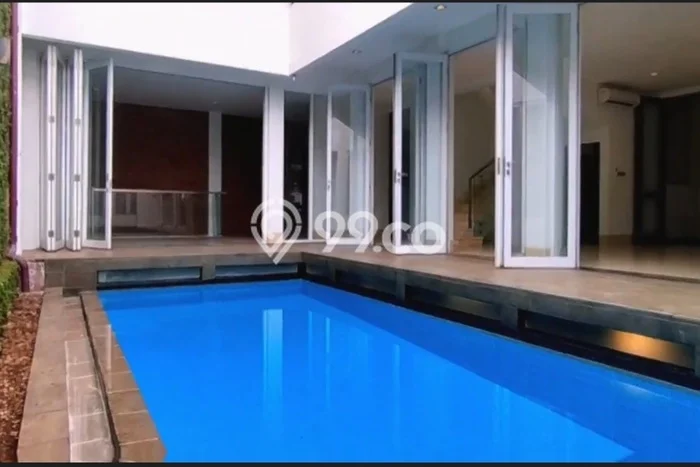 Hunian Modern dengan LT 350m2 & LB 380m2 Dikontrakkan di Pondok Indah Hunian Modern dengan LT 350m2 & LB 380m2 Dikontrakkan di Pondok Indah