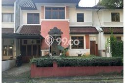Ready to Use! Luxury House LT 260m2 Desain Elegan di Cirendeu Ready to Use! Luxury House LT 260m2 Desain Elegan di Cirendeu