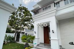 Ready to Use! Luxury House LT 302m2 Desain Elegan di Lebak Bulus Ready to Use! Luxury House LT 302m2 Desain Elegan di Lebak Bulus