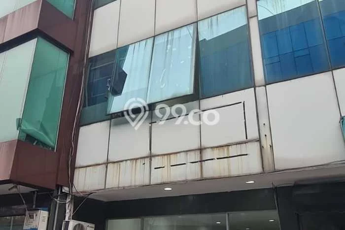 Ruko disewakan di Kebon Jeruk Jakarta Barat dengan luas bangunan 280m2 Ruko disewakan di Kebon Jeruk Jakarta Barat dengan luas bangunan 280m2