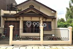 Rumah Tenang di Meruya, 3 KT, Luas 200m² Bangunan 180m² Rumah Tenang di Meruya, 3 KT, Luas 200m² Bangunan 180m²