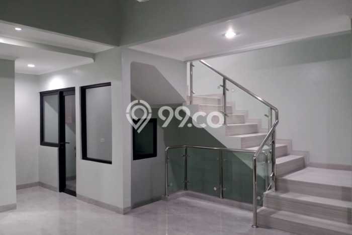 Rumah Elit LB 320m2 Siap Huni Desain Elegan di Puri Indah, Jakarta Barat Rumah Elit LB 320m2 Siap Huni Desain Elegan di Puri Indah, Jakarta Barat