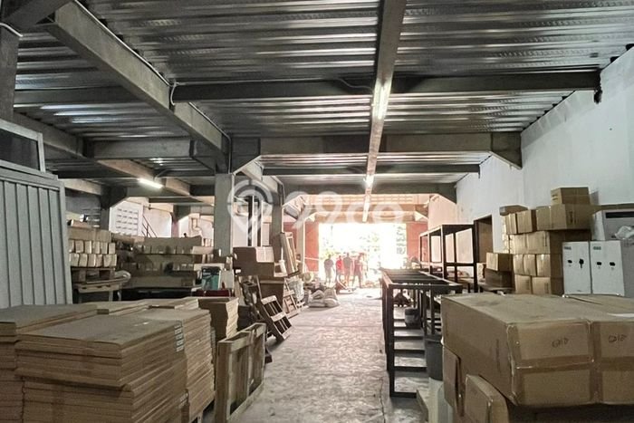 Unit Gudang Dijual di Jakarta Barat LT 827m2 & LB 1400m2 Unit Gudang Dijual di Jakarta Barat LT 827m2 & LB 1400m2