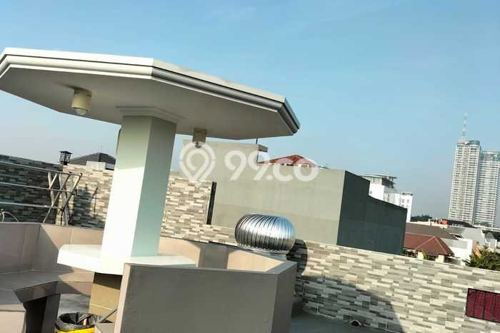 Rumah Elit LB 320m2 Siap Huni Desain Elegan di Puri Indah, Jakarta Barat Rumah Elit LB 320m2 Siap Huni Desain Elegan di Puri Indah, Jakarta Barat