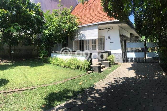 Rumah Mewah LB 350m2 Siap Pakai Desain Elegan di Surabaya Kota, Surabaya Rumah Mewah LB 350m2 Siap Pakai Desain Elegan di Surabaya Kota, Surabaya