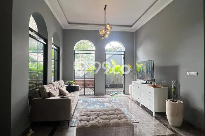 Unit Komersial Dijual di Bandung LT 200m2 & LB 350m2 Unit Komersial Dijual di Bandung LT 200m2 & LB 350m2