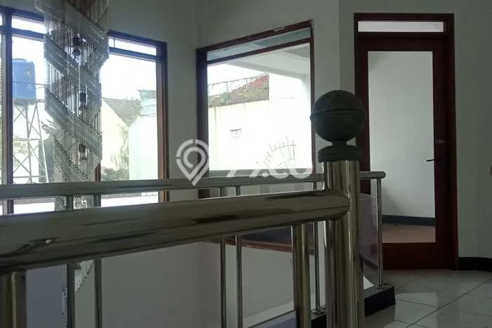 Rumah sewa siap huni 5 Kamar Tidur di Mekar Wangi, Bandung Rumah sewa siap huni 5 Kamar Tidur di Mekar Wangi, Bandung