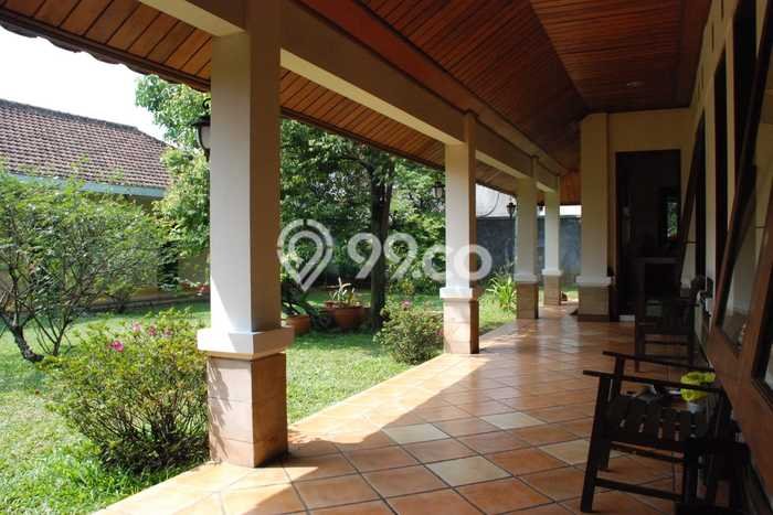 Rumah Luxury Modern Tanpa Renovasi di Sayap Dago Bandung Rumah Luxury Modern Tanpa Renovasi di Sayap Dago Bandung