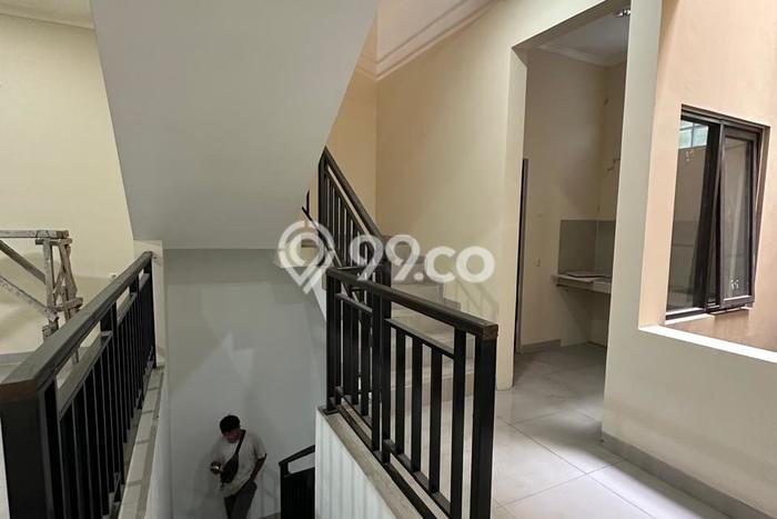 Ruko Area Premium Kawasan Burangrang, Luas 350m², Disewakan, Pusat Bisnis Ruko Area Premium Kawasan Burangrang, Luas 350m², Disewakan, Pusat Bisnis