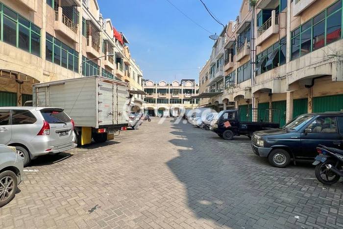 Ruko Strategis Kawasan Pabean Cantikan, Luas 200m2m², Mainroad, Tingkat Keramaian Tinggi Ruko Strategis Kawasan Pabean Cantikan, Luas 200m2m², Mainroad, Tingkat Keramaian Tinggi