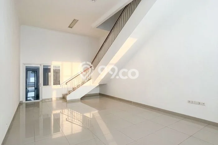 Unit Ruko Disewakan di Gading Serpong di Area Ramai & Strategis Unit Ruko Disewakan di Gading Serpong di Area Ramai & Strategis