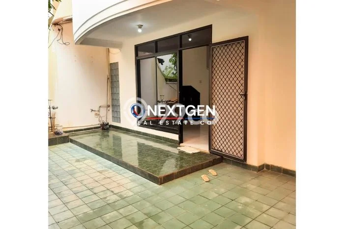Jarang Ada! Rumah Kontrakan 4 Kamar Nyaman Siap Huni Permata Buana Jarang Ada! Rumah Kontrakan 4 Kamar Nyaman Siap Huni Permata Buana