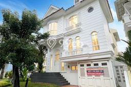 Rumah Sewa Tangerang LT 120m2 LB 129m2 Kawasan Gading Serpong Rumah Sewa Tangerang LT 120m2 LB 129m2 Kawasan Gading Serpong