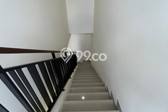 Unit Ruko Disewakan di Gading Serpong di Area Ramai & Strategis Unit Ruko Disewakan di Gading Serpong di Area Ramai & Strategis