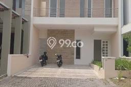 Rumah EXCLUSIVE di Wiyung, Surabaya, Luas 162m2m² LB 200m2m² KESEMPATAN TERBATAS! Rumah EXCLUSIVE di Wiyung, Surabaya, Luas 162m2m² LB 200m2m² KESEMPATAN TERBATAS!