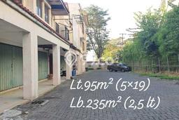 Unit Ruko Dijual di Surabaya LT 95m2 & LB 235m2 Unit Ruko Dijual di Surabaya LT 95m2 & LB 235m2
