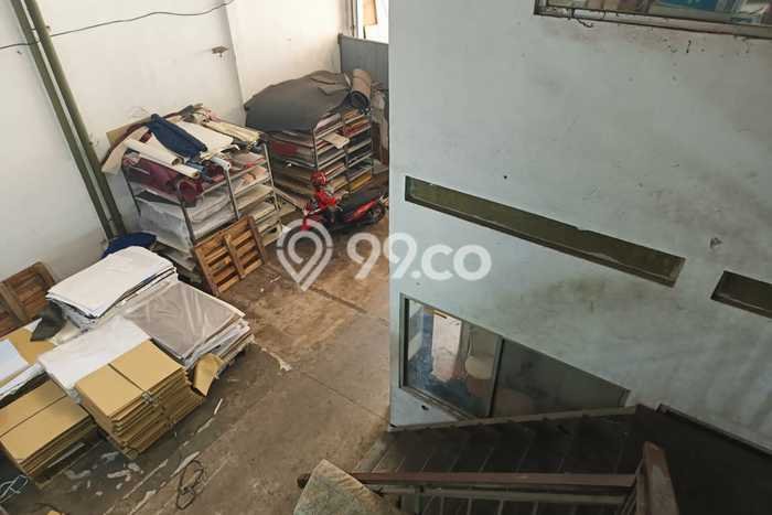 Gudang Dijual di BSD Tangerang Selatan dengan Luas Bangunan 700m2 Gudang Dijual di BSD Tangerang Selatan dengan Luas Bangunan 700m2