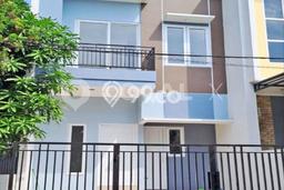 Rumah Modern Cantik 3 KT Bisa Langsung Pindah di Kelapa Gading Rumah Modern Cantik 3 KT Bisa Langsung Pindah di Kelapa Gading