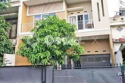 Jual Rumah Bagus Siap Huni LB 165m2 di Kelapa Gading, Jakarta Utara Jual Rumah Bagus Siap Huni LB 165m2 di Kelapa Gading, Jakarta Utara