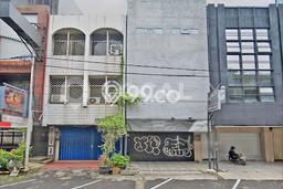 Ruko Bagus LT 76m2 LB 320m2 Dijual di Kelapa Gading Jakarta Utara Ruko Bagus LT 76m2 LB 320m2 Dijual di Kelapa Gading Jakarta Utara