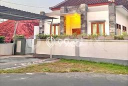 Dijual Rumah 4 Kamar Lokasi Ideal Nyaman dan Strategis di Kuta Dijual Rumah 4 Kamar Lokasi Ideal Nyaman dan Strategis di Kuta