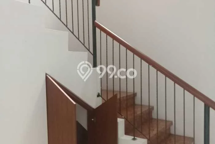 Dijual Hunian Rumah Terawat 4 Kamar di Raffles Hills, Jakarta Timur Dijual Hunian Rumah Terawat 4 Kamar di Raffles Hills, Jakarta Timur