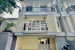 Ready to Use! Premium House LT 165m2 Desain Modern di Pejaten Ready to Use! Premium House LT 165m2 Desain Modern di Pejaten