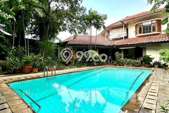 For Sale! Luxury House LT 880m2 Desain Elegan di Ampera For Sale! Luxury House LT 880m2 Desain Elegan di Ampera
