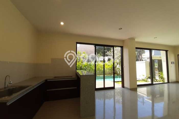 Rumah di Mumbul, 3 KT, Design Minimalis, LT 208m² Bangunan 200m² Rumah di Mumbul, 3 KT, Design Minimalis, LT 208m² Bangunan 200m²