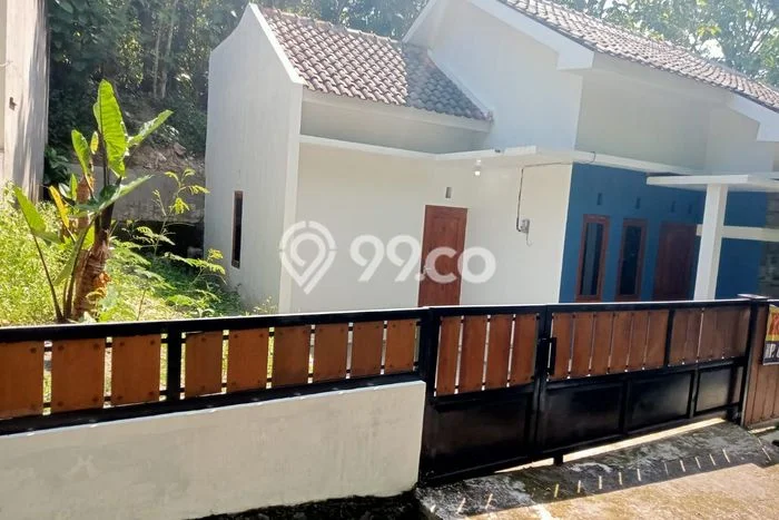 DIJUAL CEPAT! Rumah Modern di Banyudono, Boyolali, Luas 110m² Bangunan 50m² NEGO! DIJUAL CEPAT! Rumah Modern di Banyudono, Boyolali, Luas 110m² Bangunan 50m² NEGO!