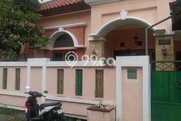 Disewakan Rumah Konsep Modern di Jajar Solo dengan 3 KT Disewakan Rumah Konsep Modern di Jajar Solo dengan 3 KT