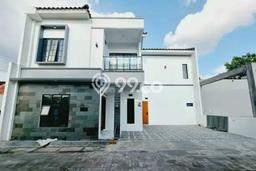 Rumah Strategis Modern Lb 120m2 di Banjarsari, Solo Rumah Strategis Modern Lb 120m2 di Banjarsari, Solo