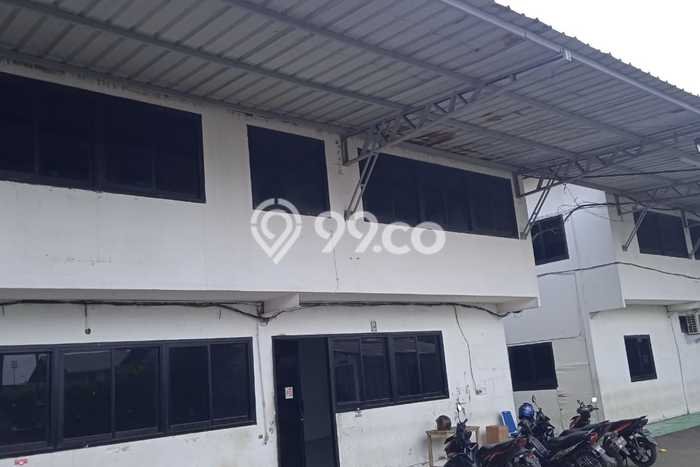 Unit Gudang Disewakan di Moch Toha di Area Ramai & Strategis Unit Gudang Disewakan di Moch Toha di Area Ramai & Strategis