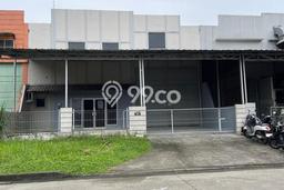 Untuk Disewa Gudang di BSD Tangerang Selatan LT 420m2, LB 297m2 Untuk Disewa Gudang di BSD Tangerang Selatan LT 420m2, LB 297m2