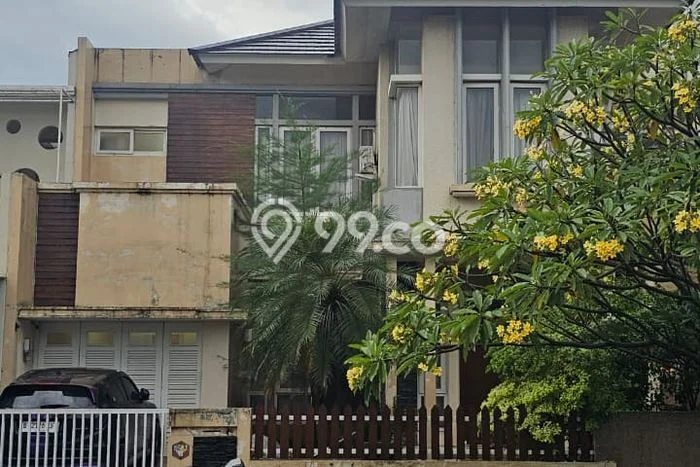 Rumah Elit LB 256m2 Siap Huni Desain Elegan di Kota Wisata, Bogor Rumah Elit LB 256m2 Siap Huni Desain Elegan di Kota Wisata, Bogor