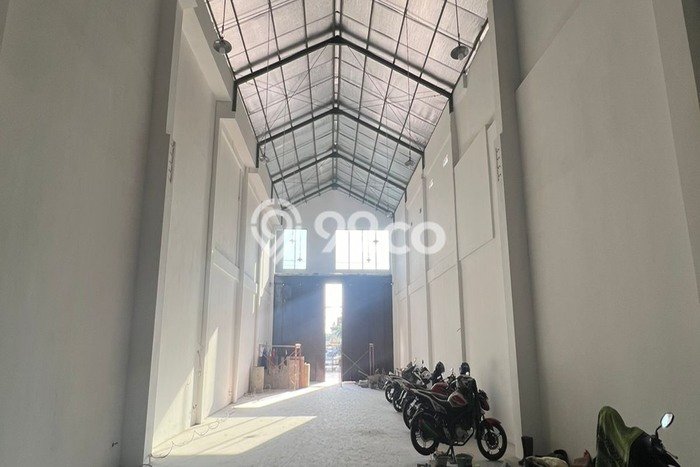 Unit Gudang Paling Strategis di Gamping Sleman dengan LB 650m2 Unit Gudang Paling Strategis di Gamping Sleman dengan LB 650m2
