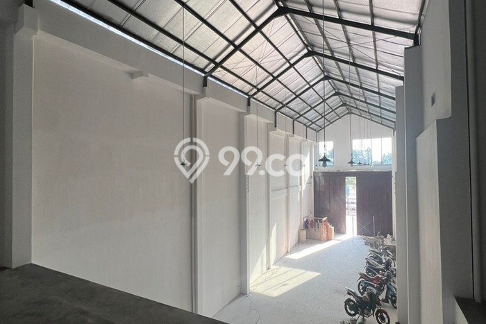 Unit Gudang Paling Strategis di Gamping Sleman dengan LB 650m2 Unit Gudang Paling Strategis di Gamping Sleman dengan LB 650m2