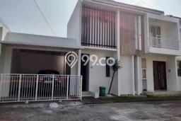 Disewakan! Rumah 3 Kamar Tidur &
3 Kamar Mandi di Condong Catur, Sleman Disewakan! Rumah 3 Kamar Tidur &
3 Kamar Mandi di Condong Catur, Sleman